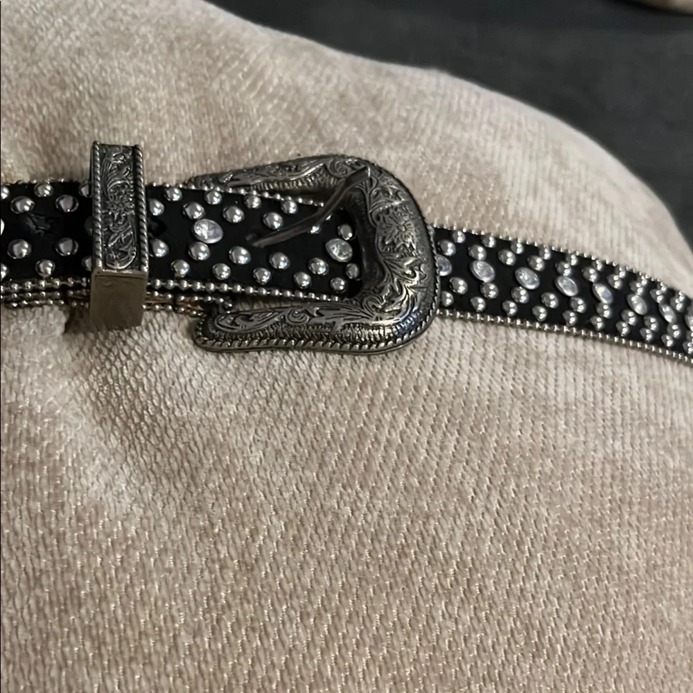 Guess Rhinestone belt size XL Black belt silver studded & rhinestone detailing